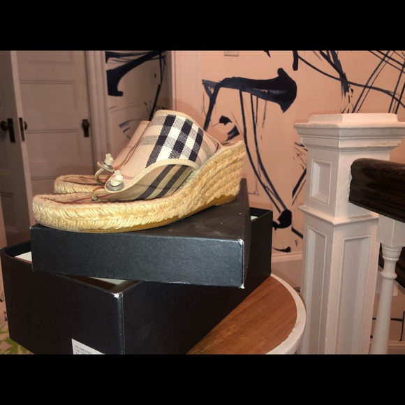 BURBERRY Classic Shlamia  Espd Toe Thong Wedge - Picture 4 of 8